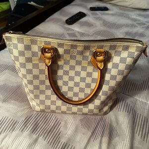 Louis Vuitton pocketbook